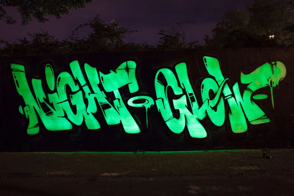 Montana Night Glow Spray Paint - Luminescent Green
